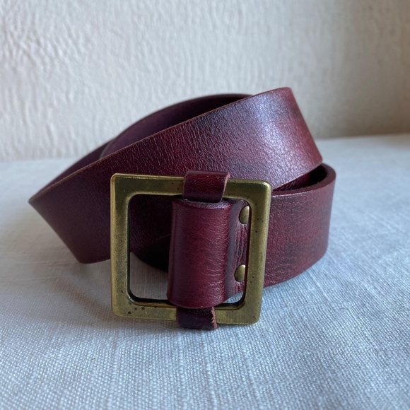 Vintage Gap leather belt in deep red with brass buckle Size Small - Picture 4 of 10
